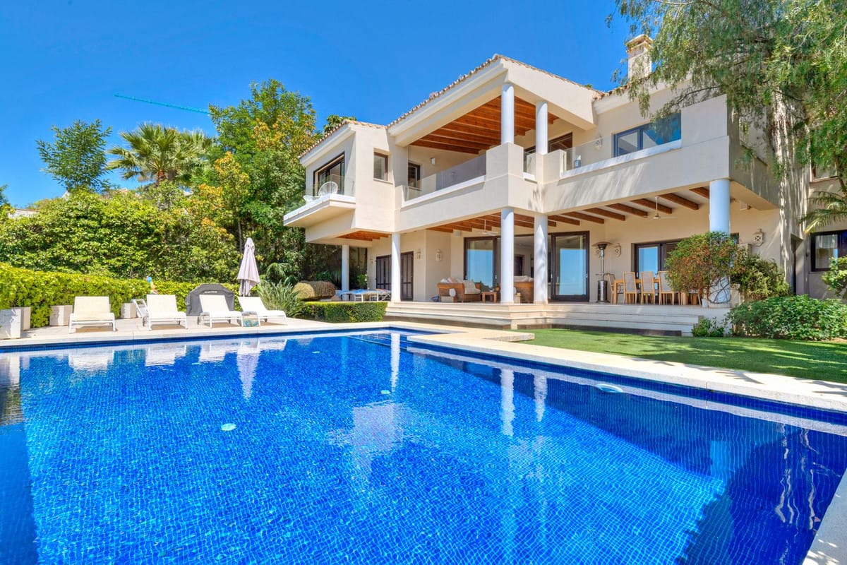 5 bedroom Villa For Sale