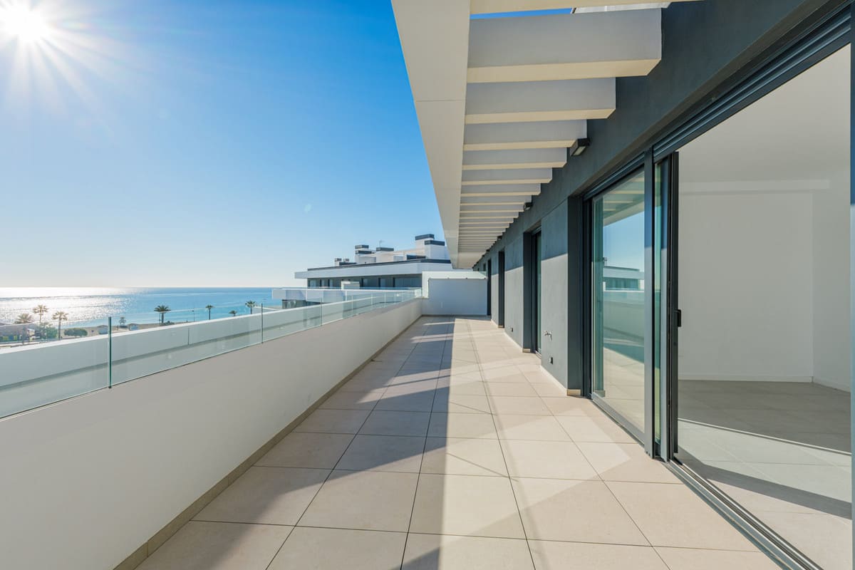 3 bedroom Apartment For Sale