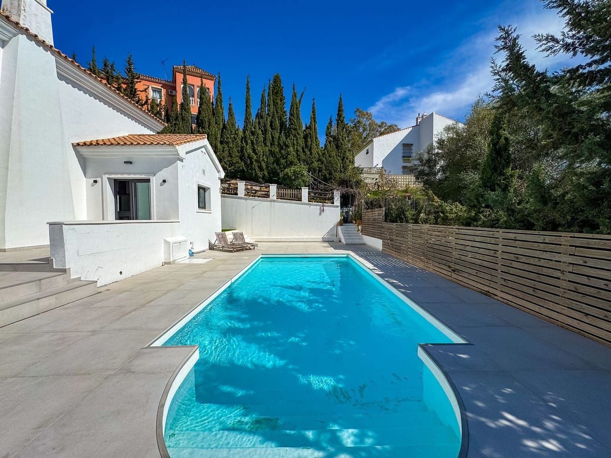 5 bedroom Villa For Sale