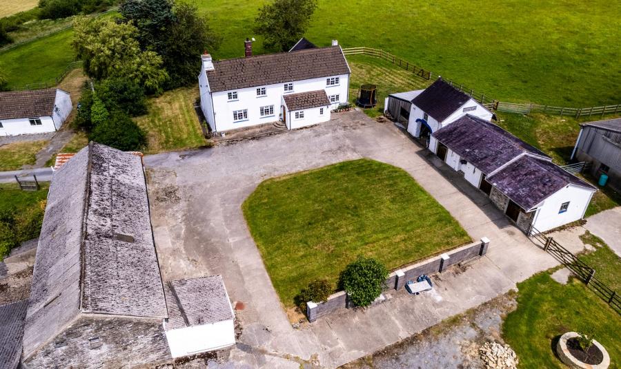 6 bedroom Detached house For Sale