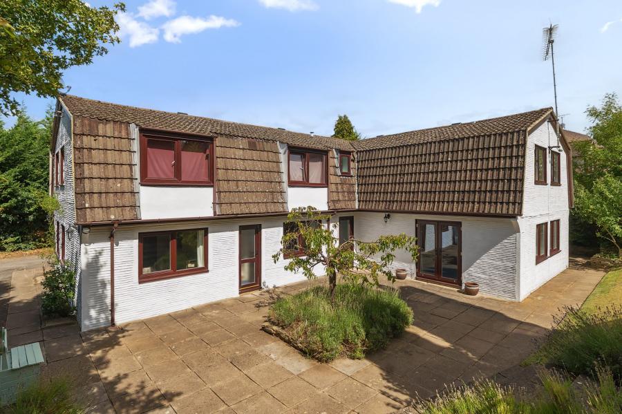 6 bedroom Detached house For Sale