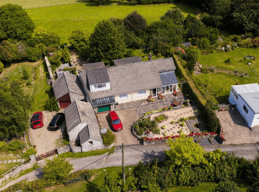 4 bedroom Property For Sale