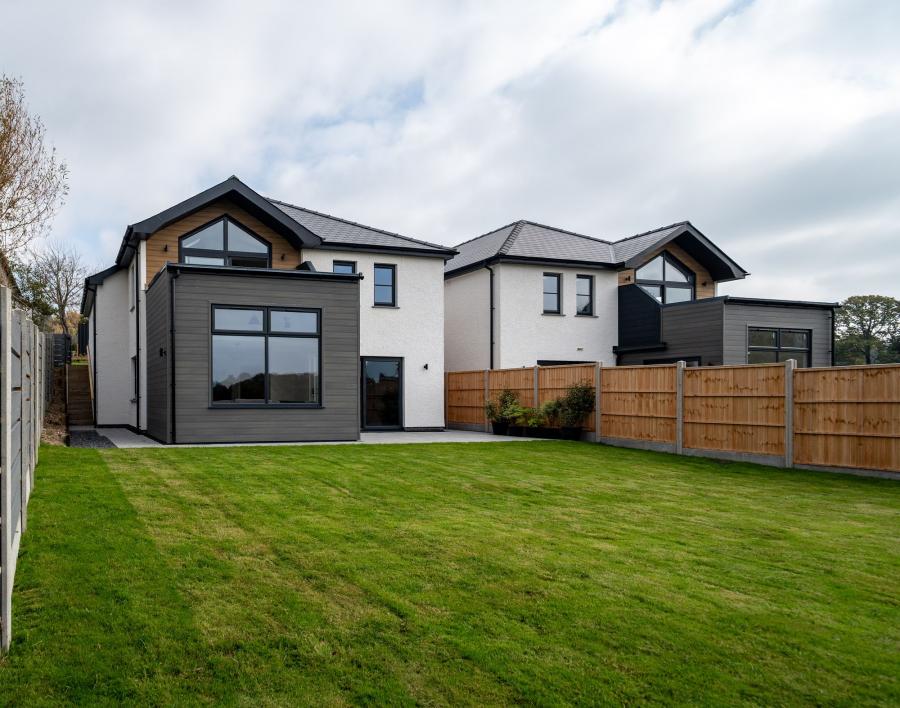 3 bedroom Detached house For Sale