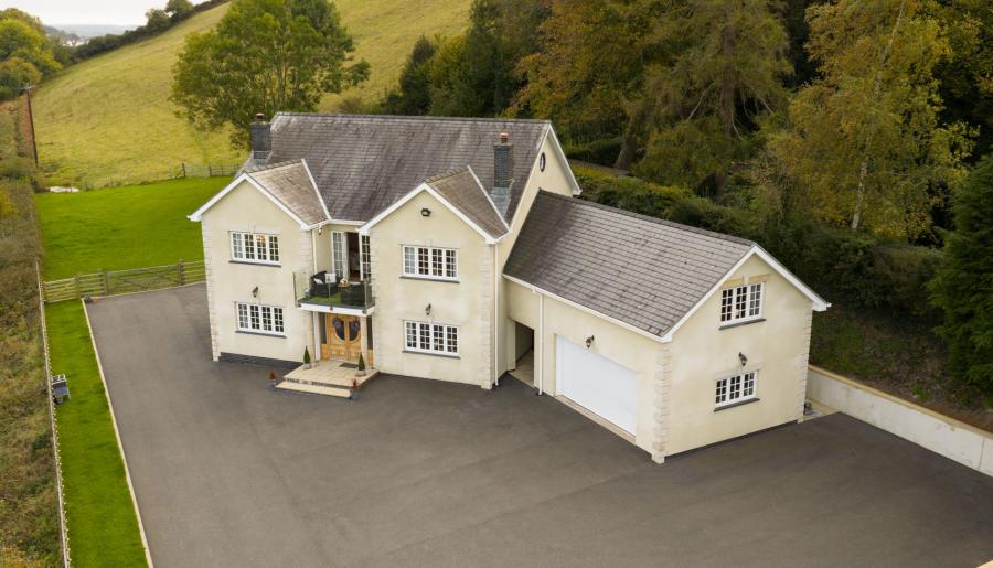 5 bedroom Detached house For Sale