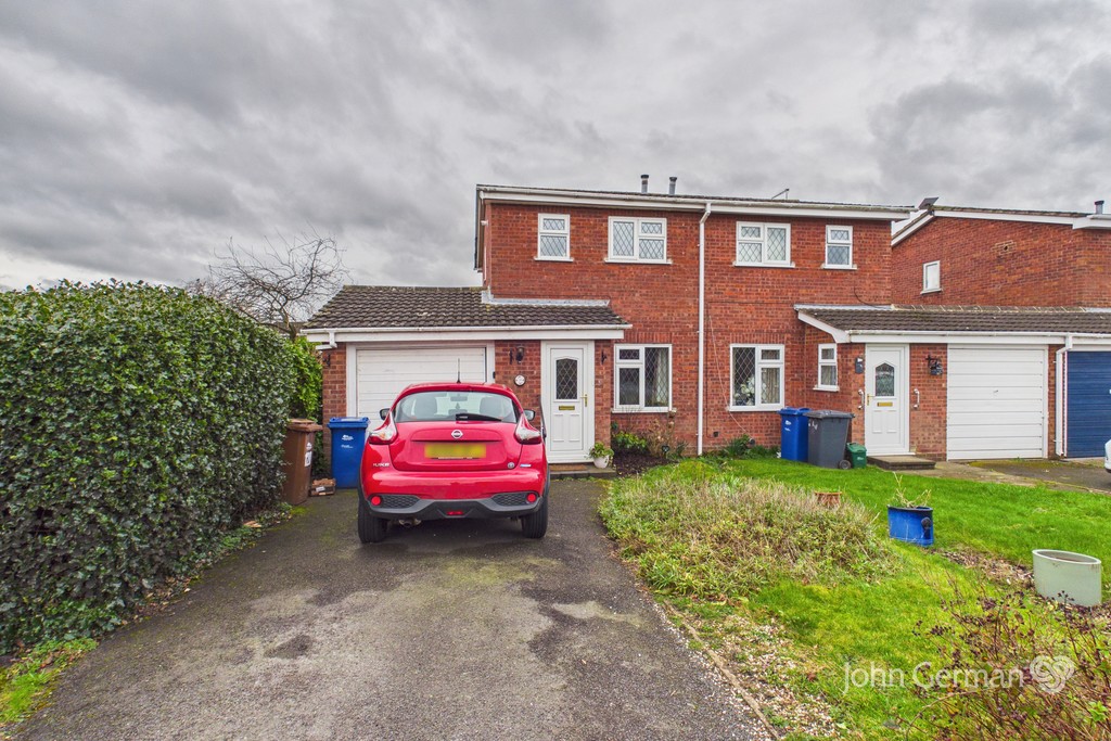 2 bedroom Semi-detached house For Sale