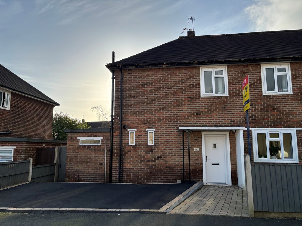 3 bedroom Semi-detached house For Sale