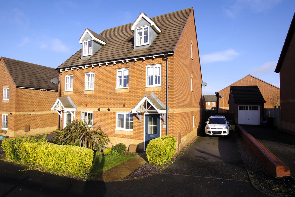 3 bedroom Semi-detached house For Sale