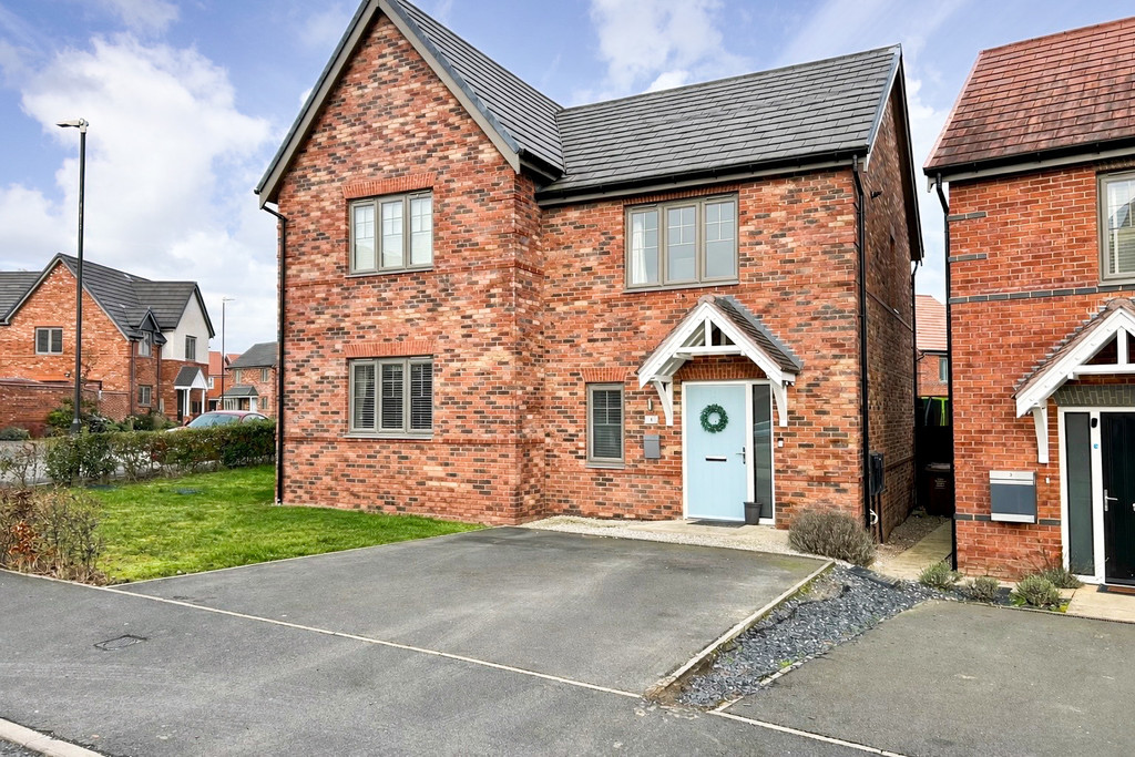 2 bedroom Semi-detached house For Sale