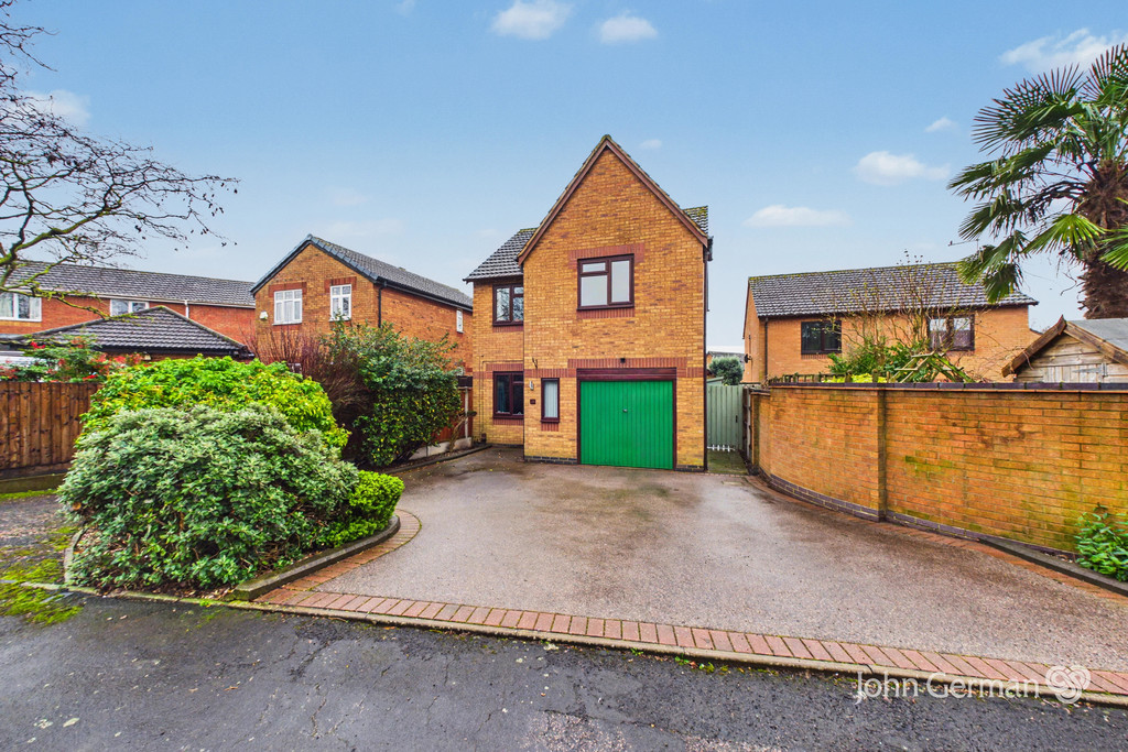 3 bedroom Detached house For Sale