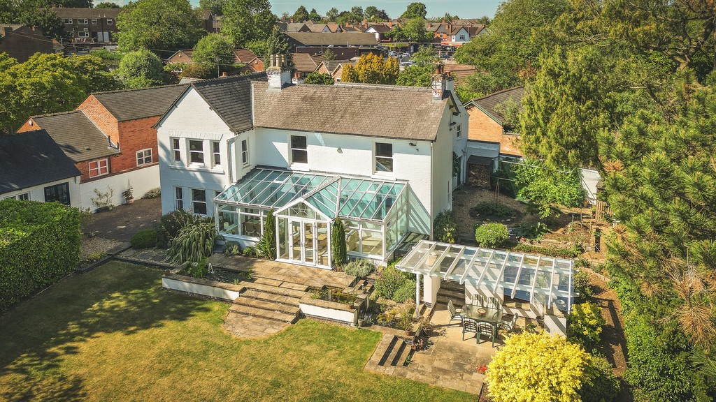 5 bedroom Detached house For Sale