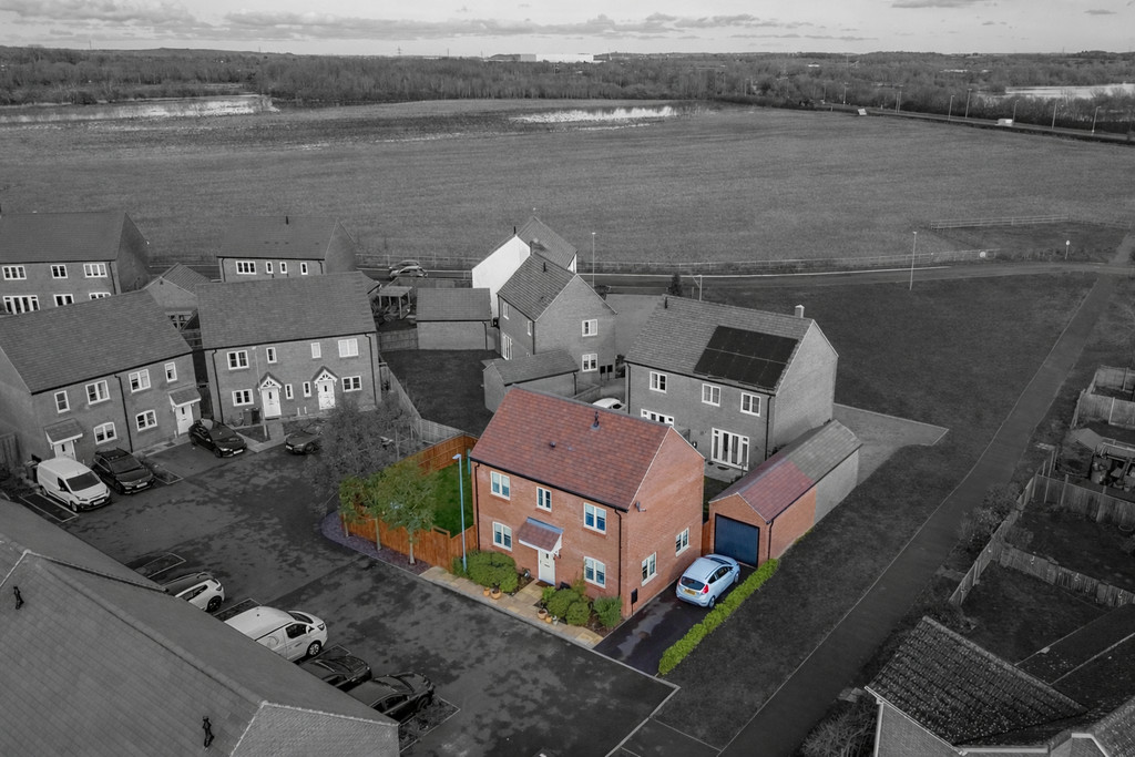 3 bedroom Detached house For Sale