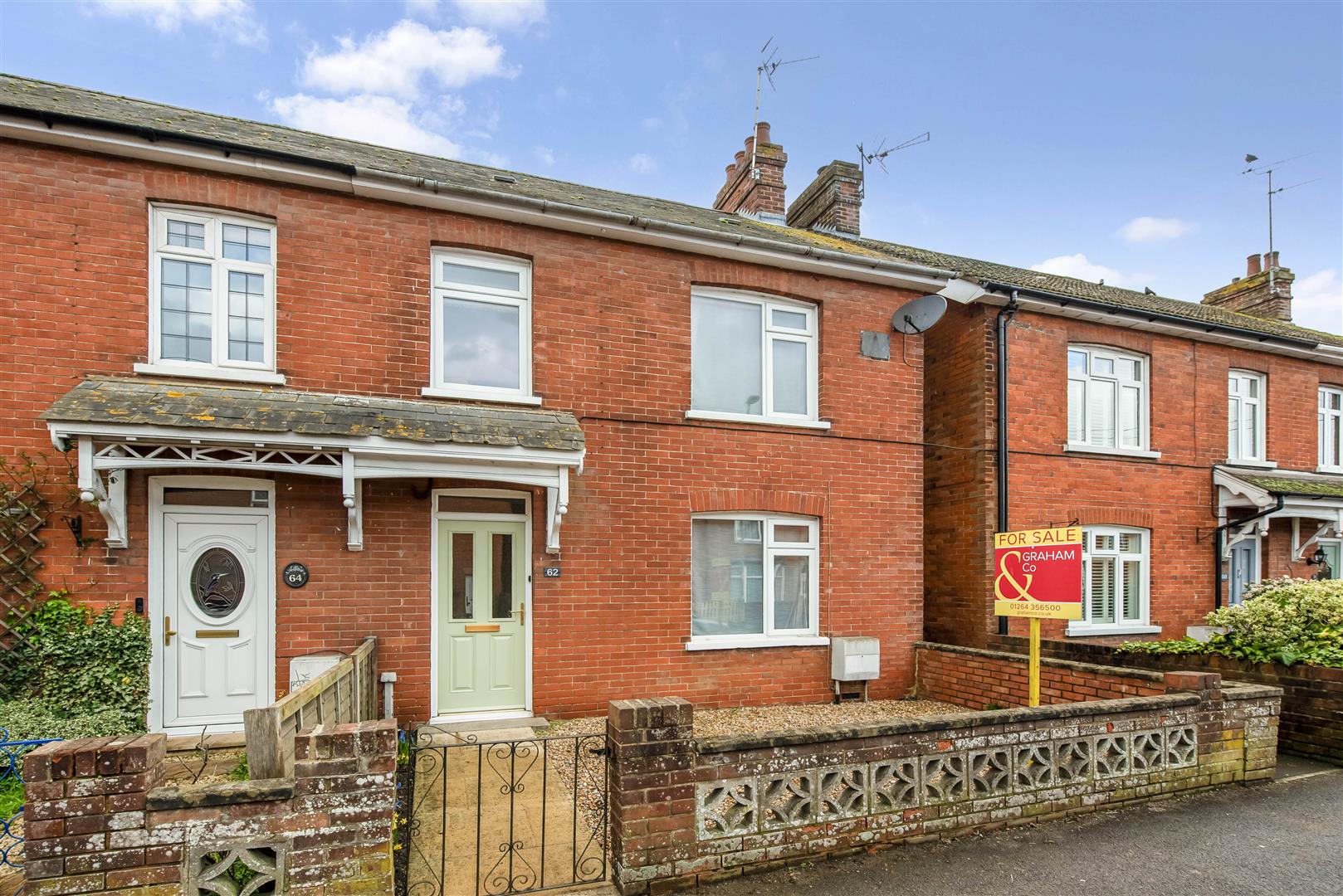 3 bedroom End of terrace house Under Offer