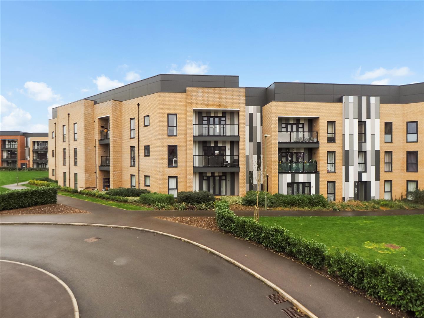 2 bedroom Flat Under Offer