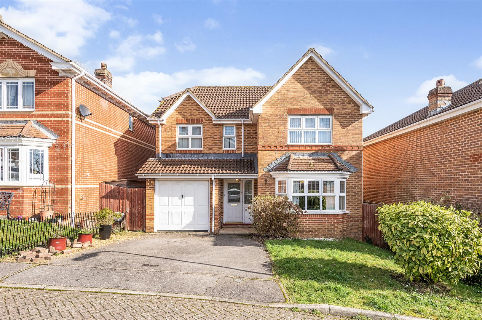 4 bedroom Detached house Under Offer