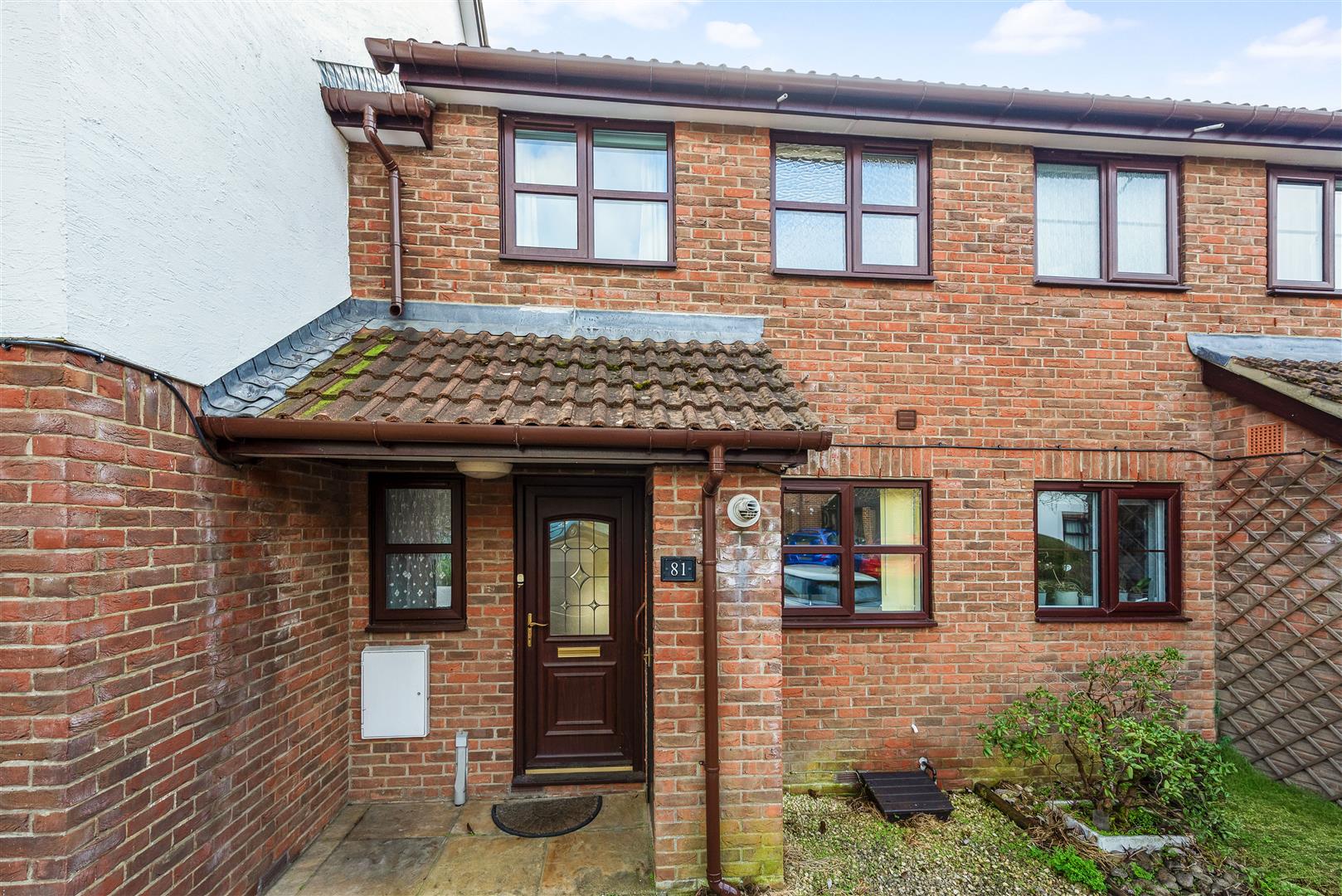 2 bedroom Cottage For Sale