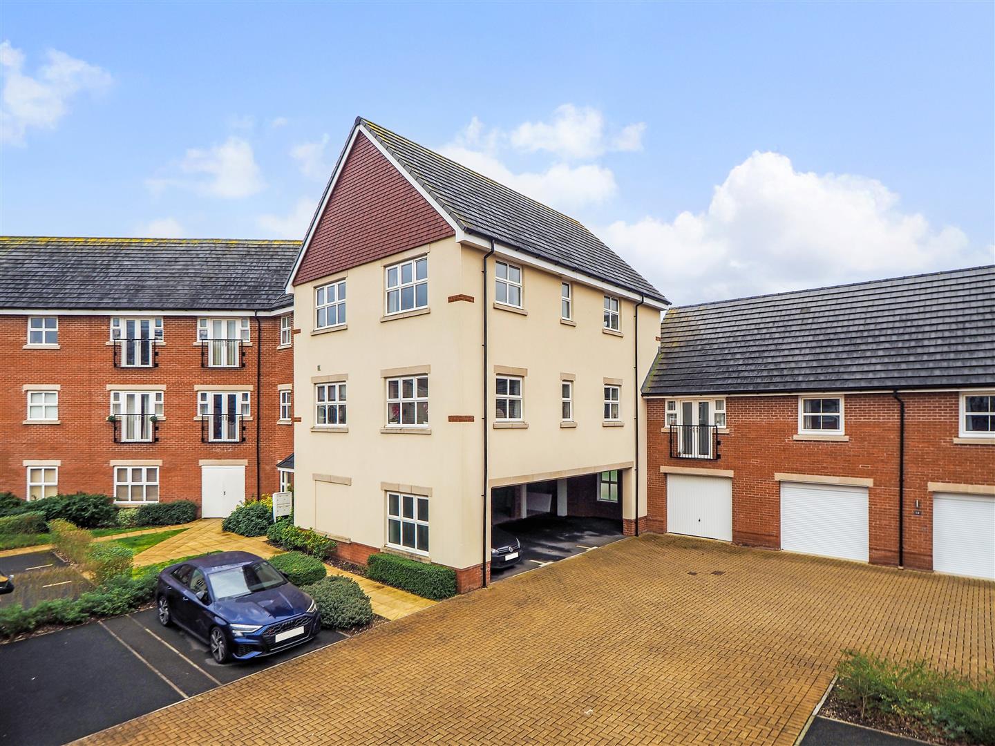 2 bedroom Flat Under Offer