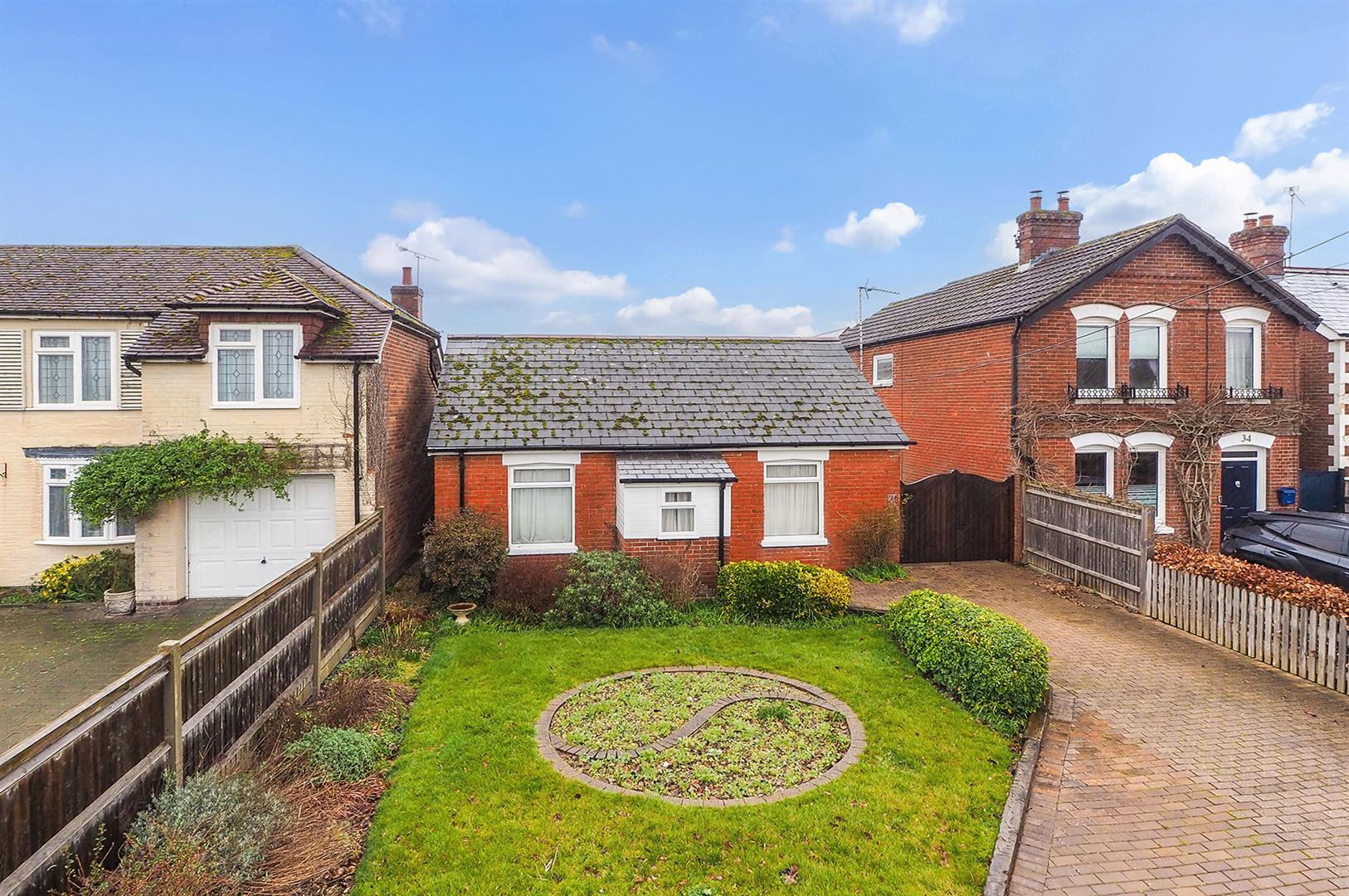2 bedroom Detached bungalow Under Offer