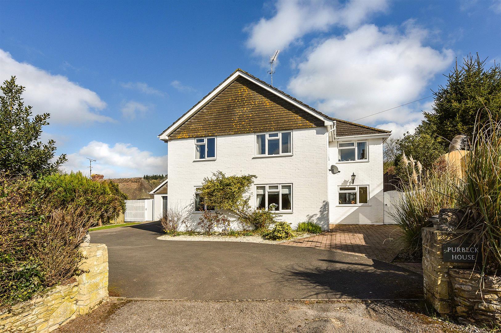 4 bedroom Detached house Under Offer