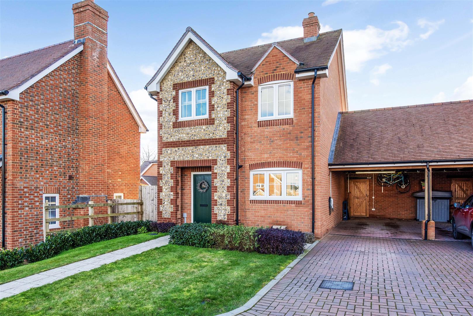 3 bedroom Detached house For Sale