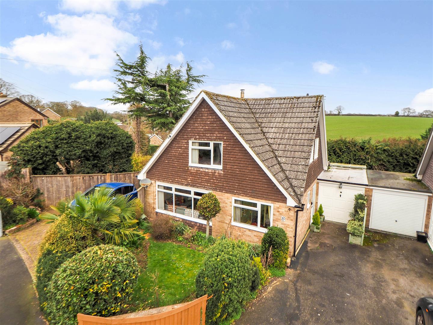 3 bedroom Detached house Under Offer