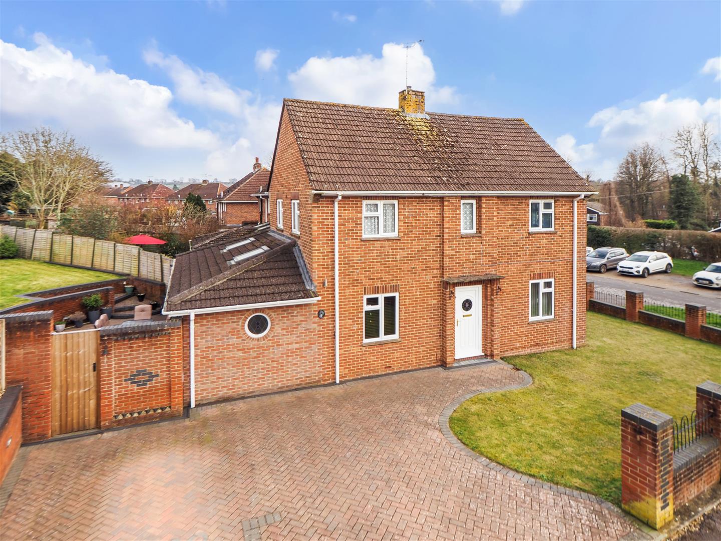 4 bedroom House (unspecified) Under Offer