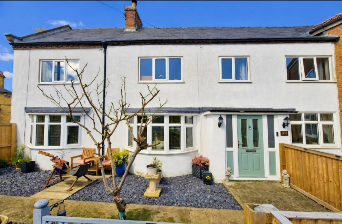 4 bedroom Cottage For Sale