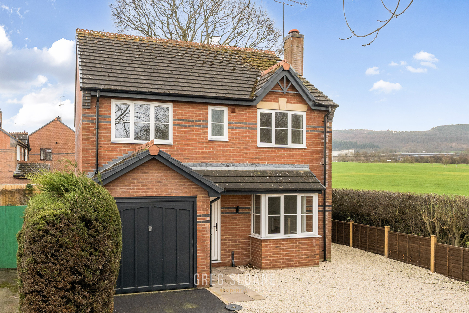 4 bedroom Detached house Under Offer