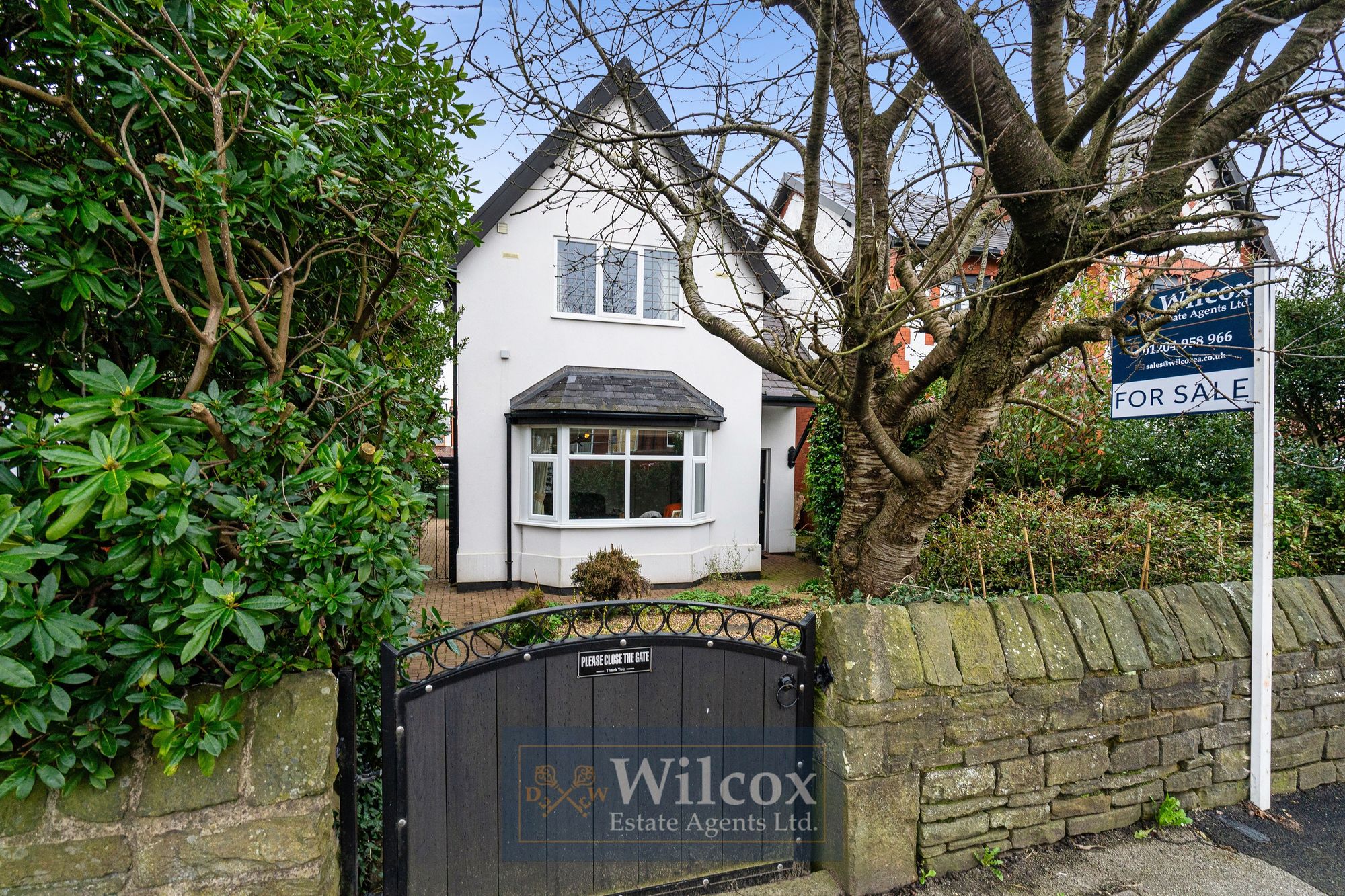 3 bedroom Detached house For Sale