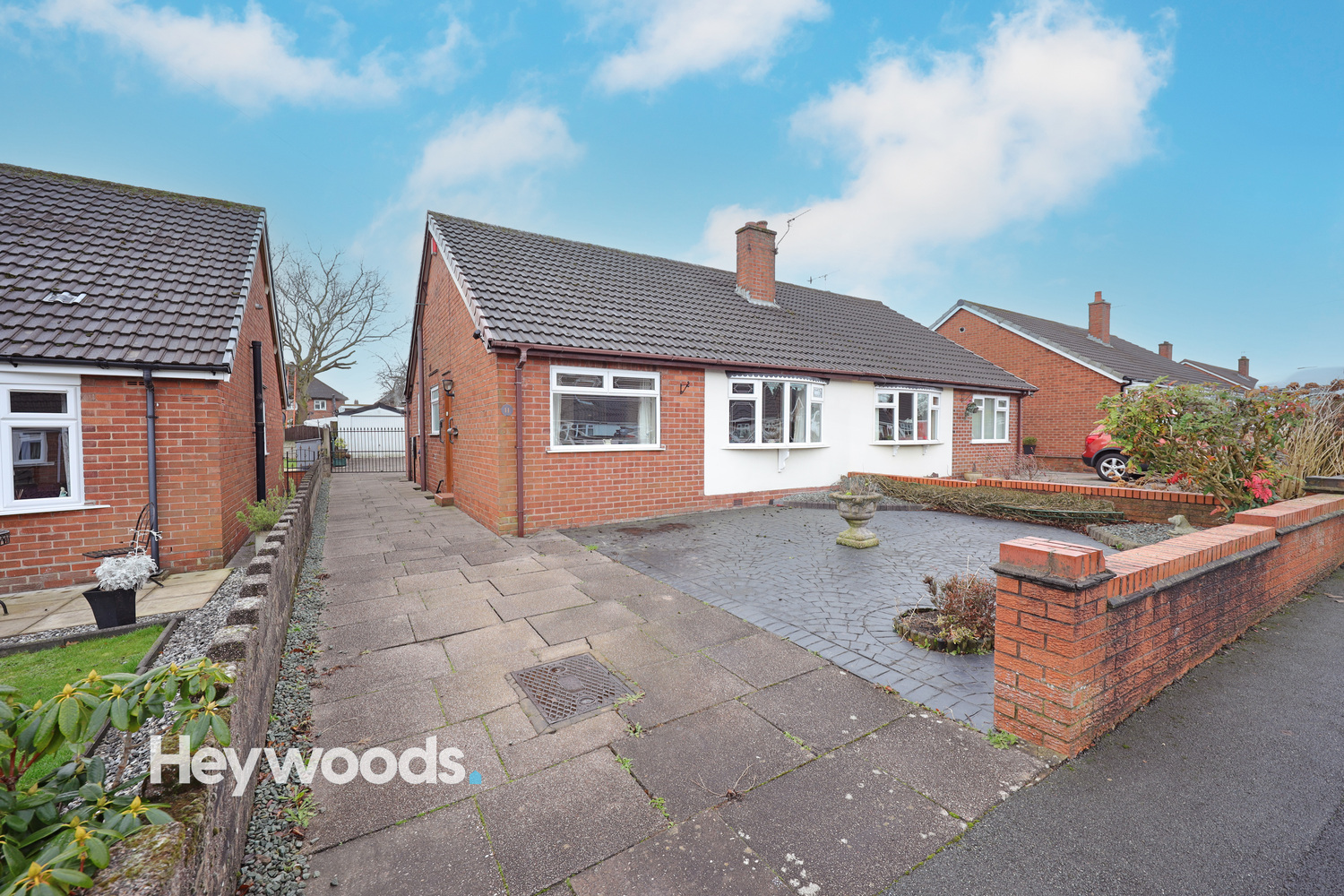 2 bedroom Detached bungalow For Sale