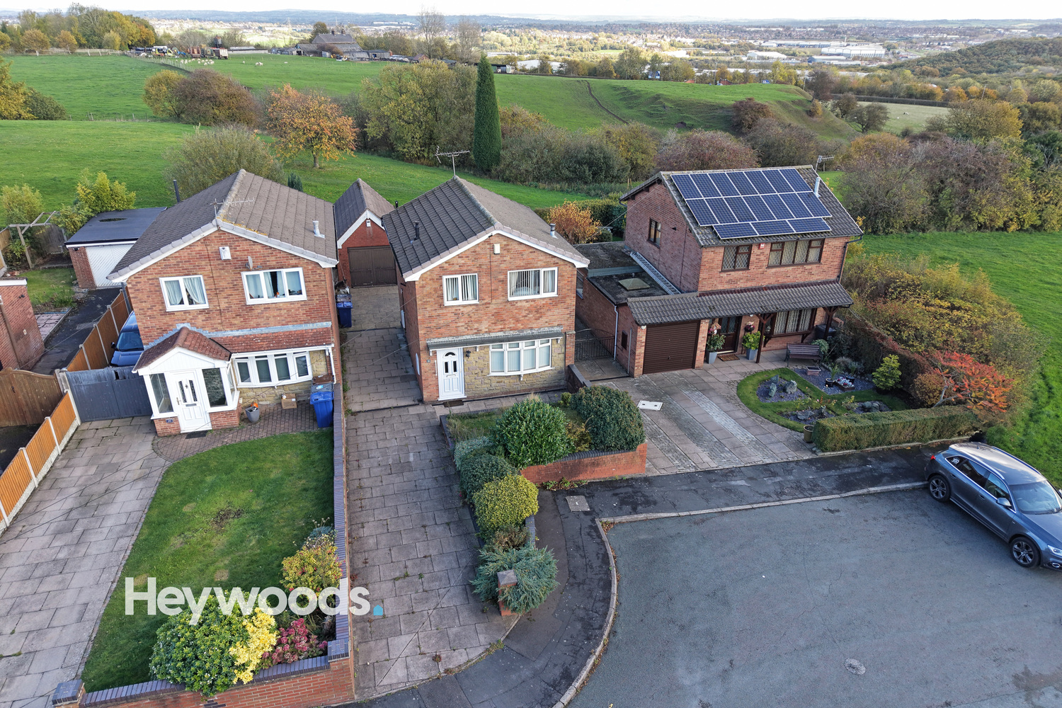 3 bedroom Detached house Under Offer