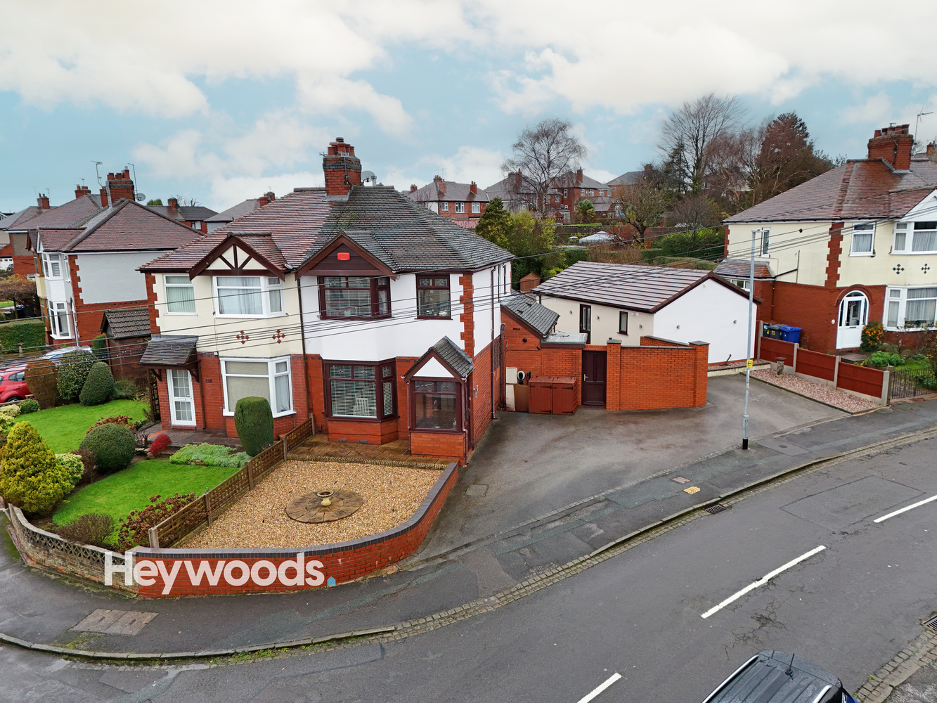 4 bedroom Semi-detached house For Sale