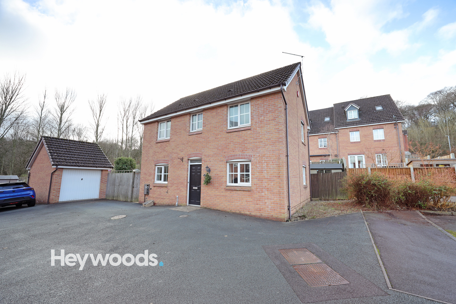3 bedroom Detached house For Sale