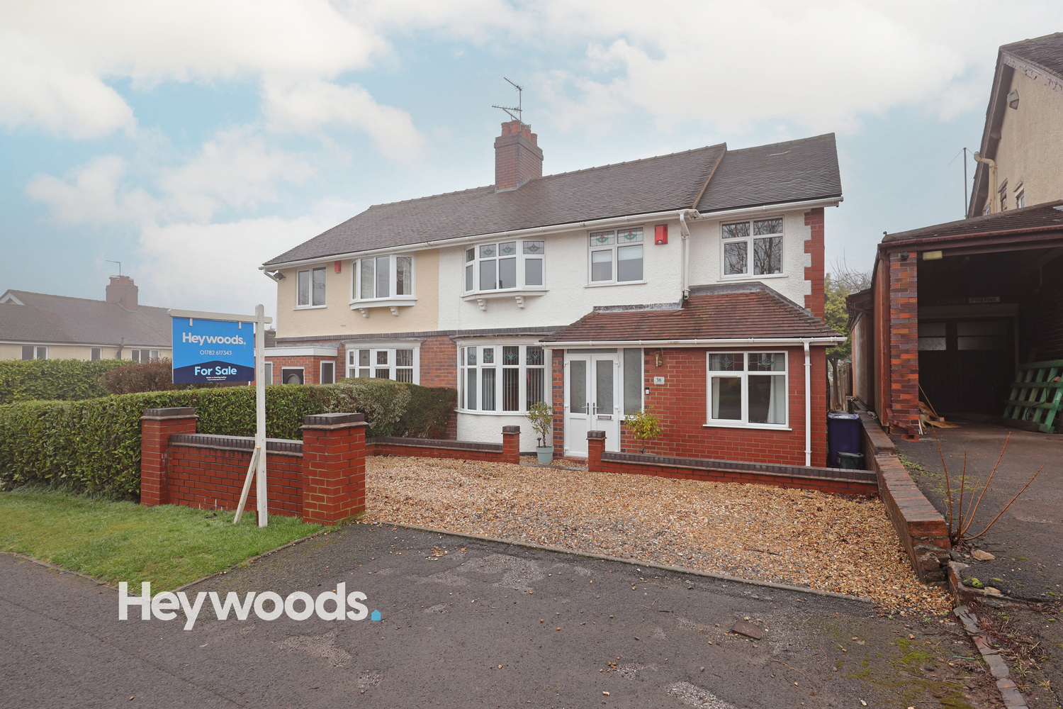 4 bedroom Semi-detached house Under Offer