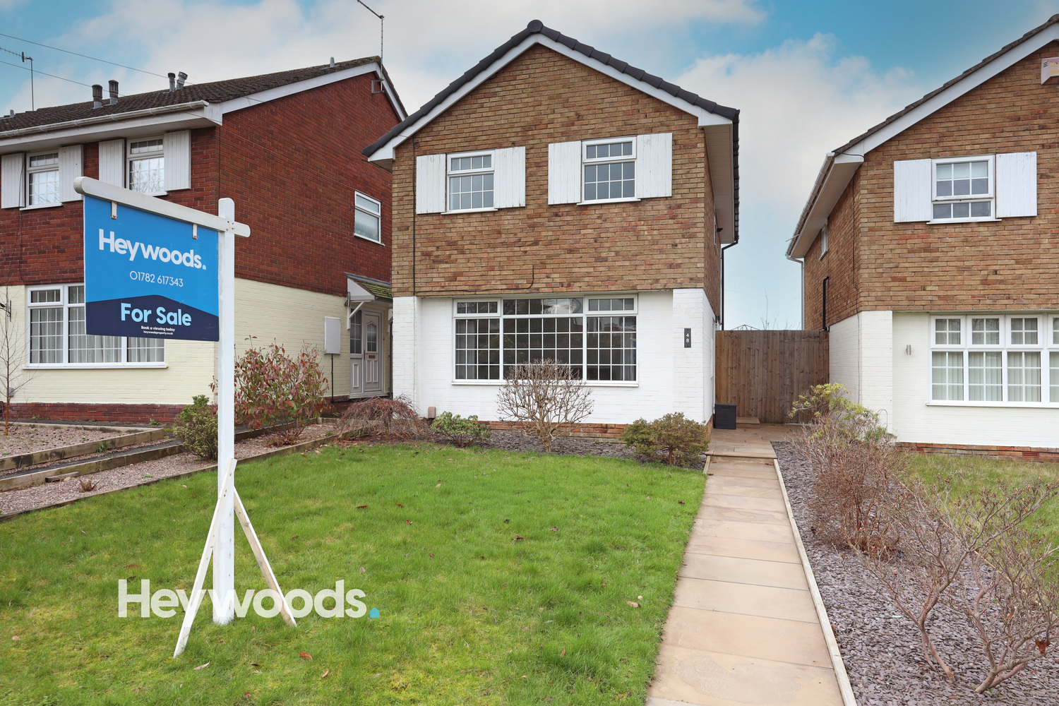 3 bedroom Detached house For Sale