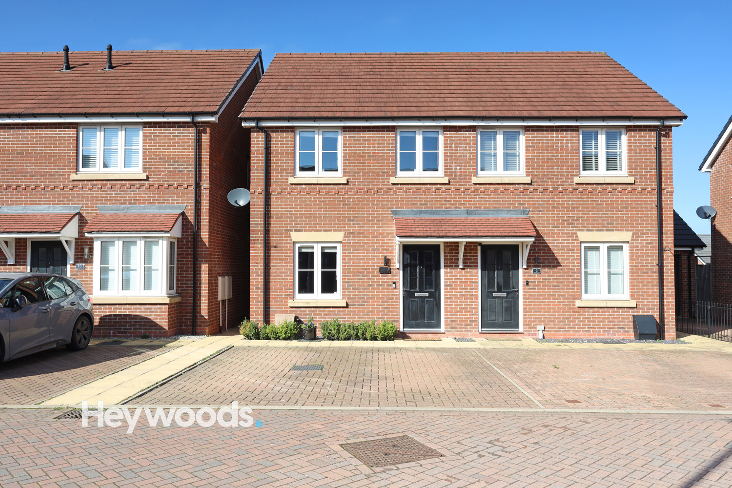 2 bedroom Semi-detached house For Sale