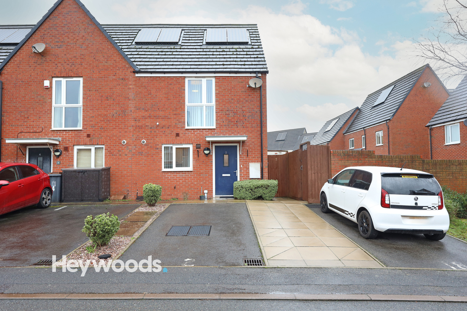 2 bedroom Town house For Sale