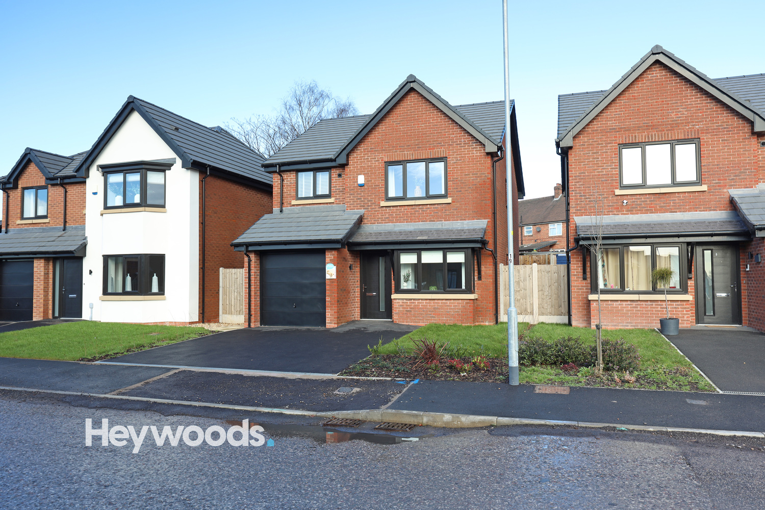 3 bedroom Detached house For Sale