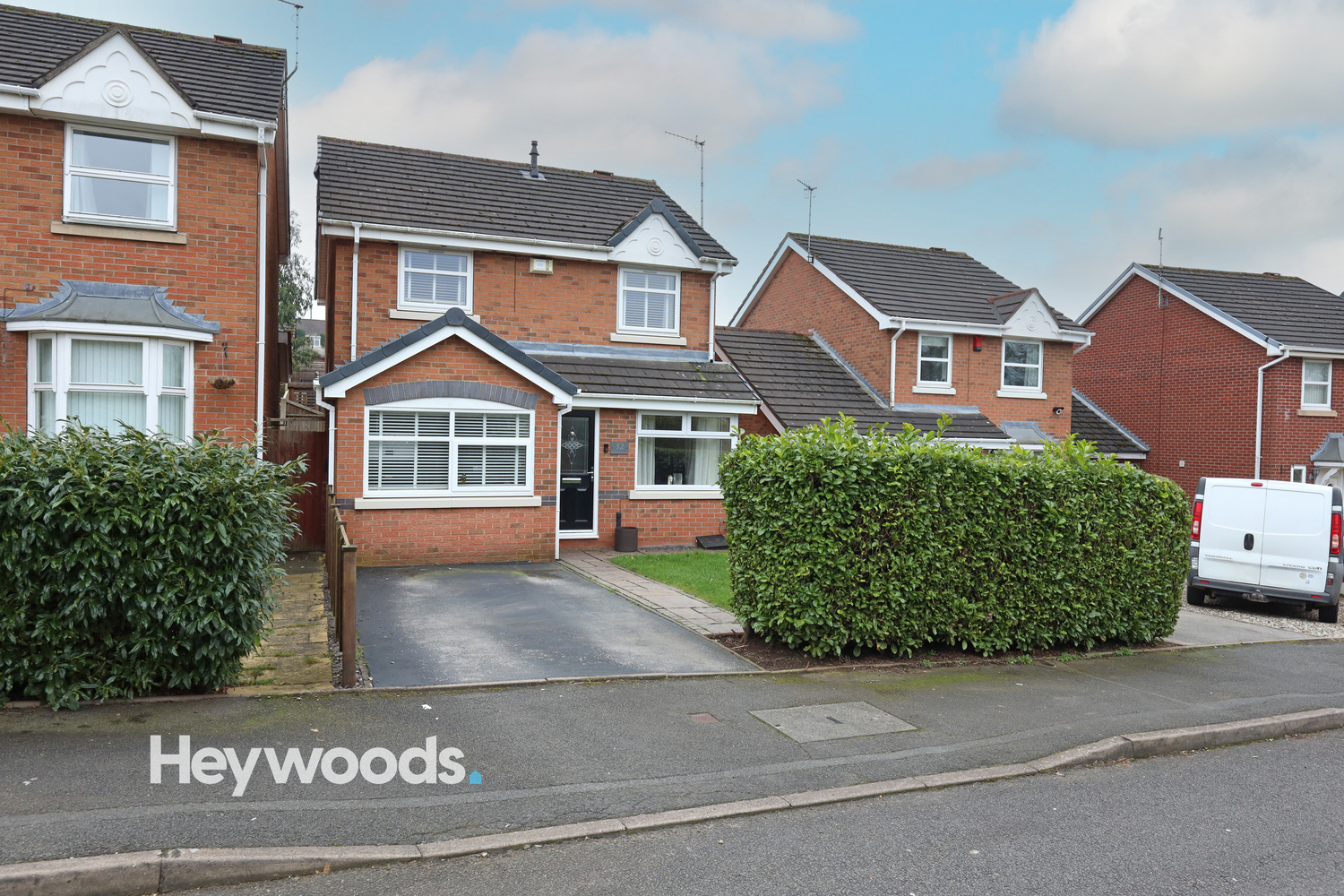 3 bedroom Detached house Under Offer
