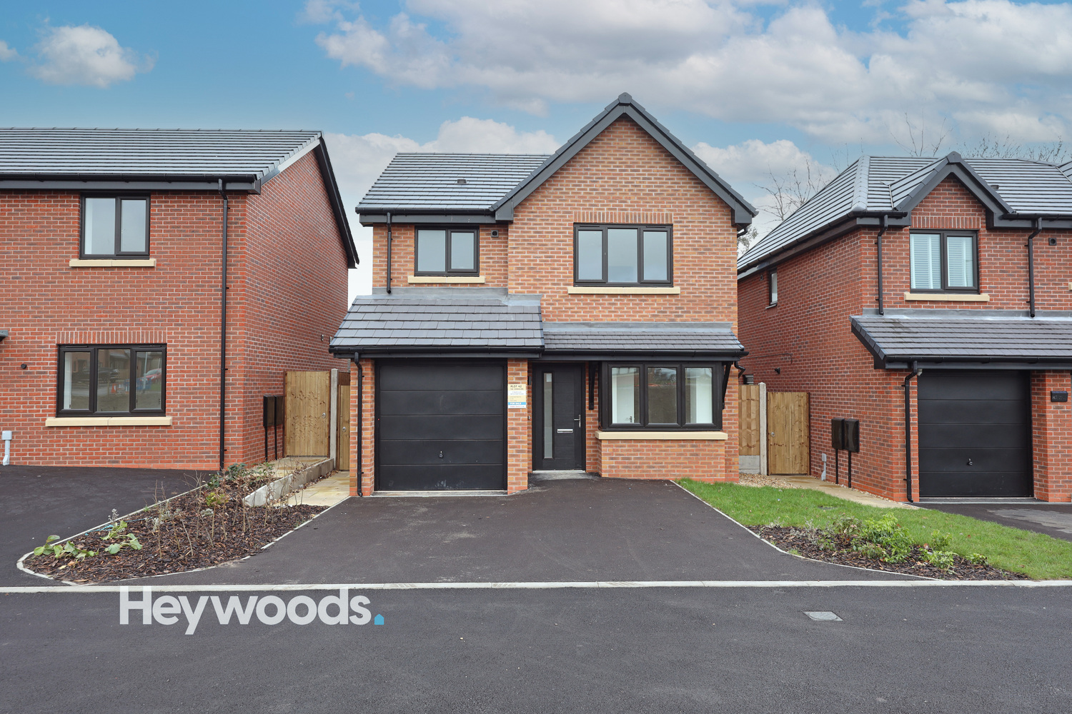 3 bedroom Detached house For Sale