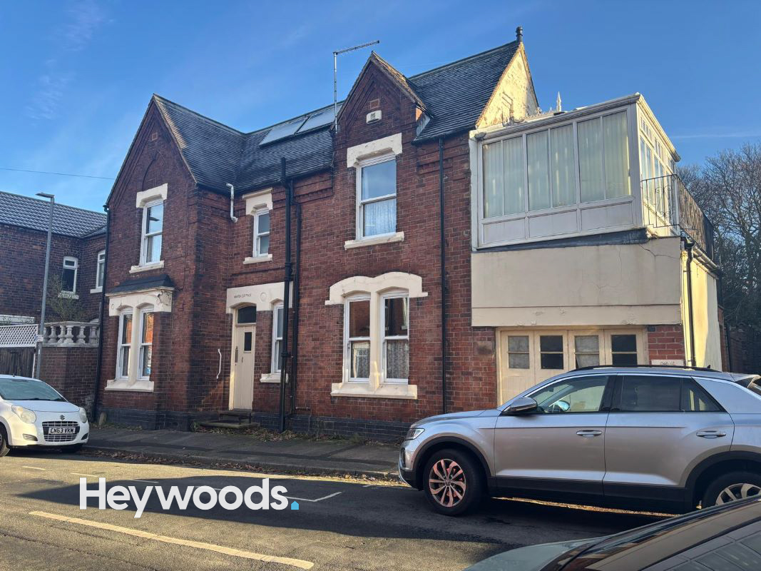 2 bedroom Link detached house Under Offer