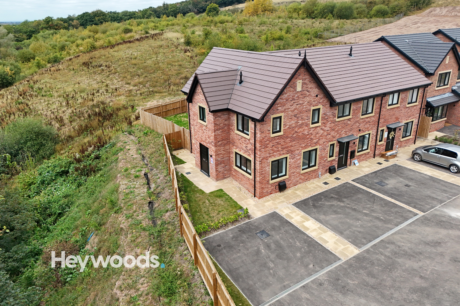 3 bedroom Link detached house To Let