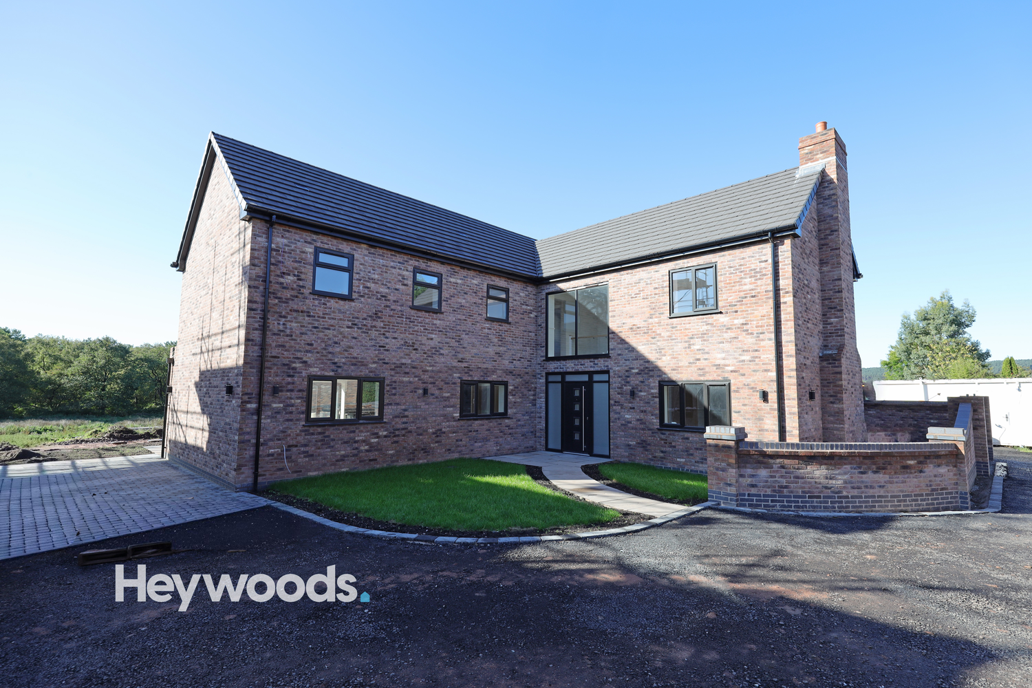 4 bedroom Detached house Under Offer