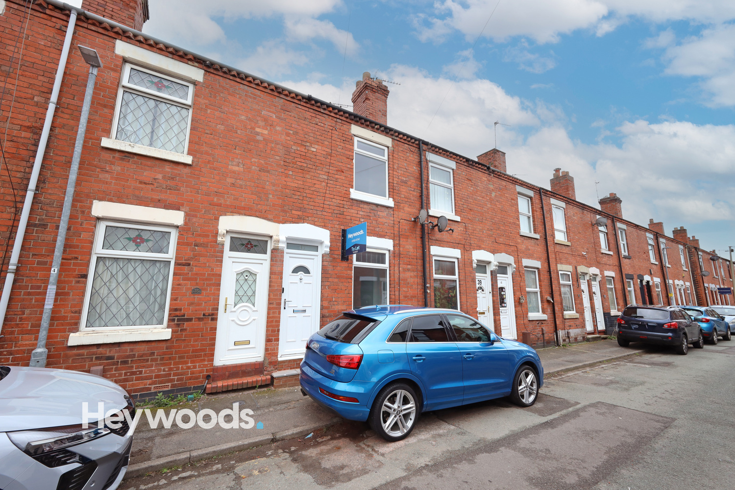 2 bedroom Terraced House To Let