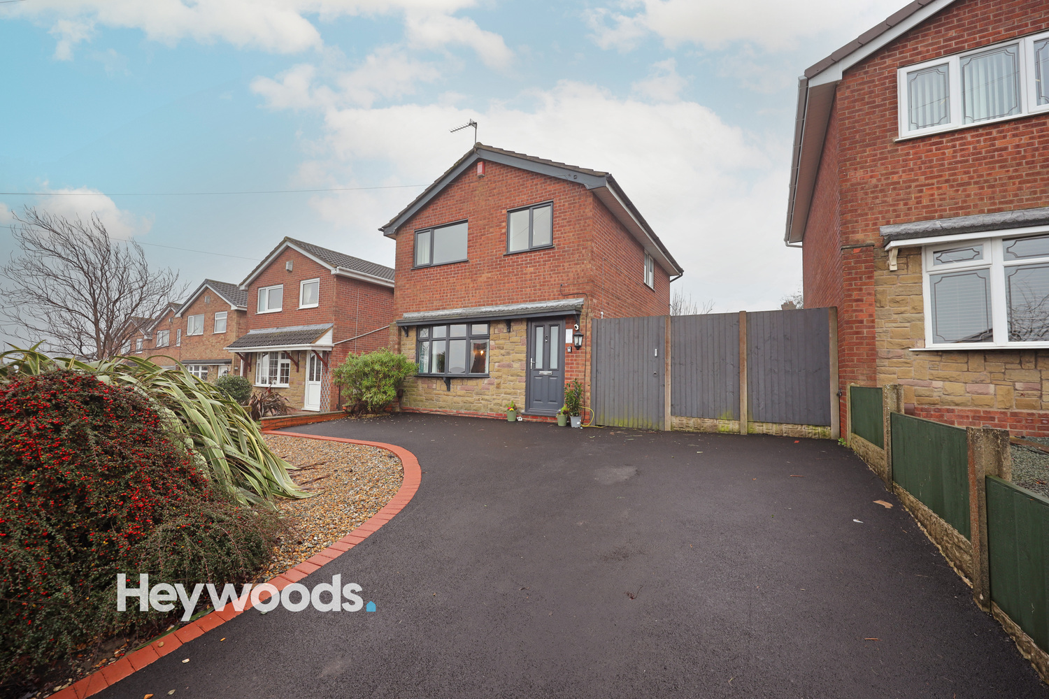 3 bedroom Detached house For Sale