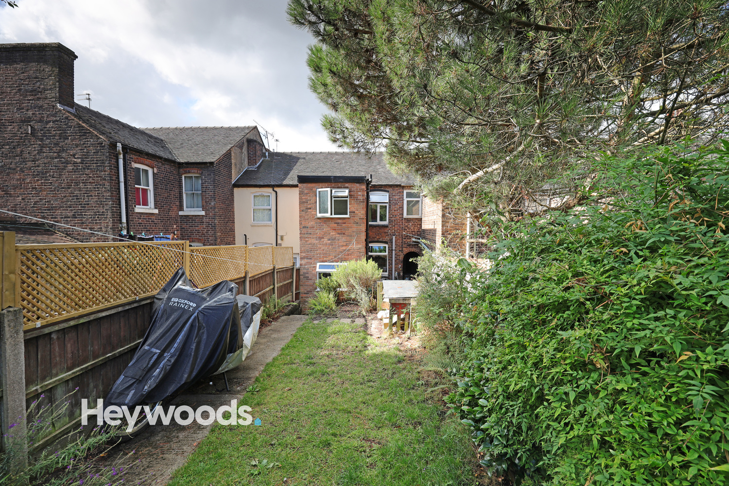 2 bedroom Terraced House Under Offer