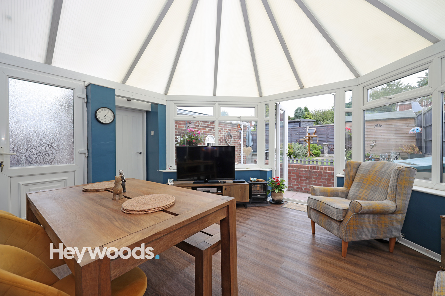 4 bedroom Semi-detached house Under Offer