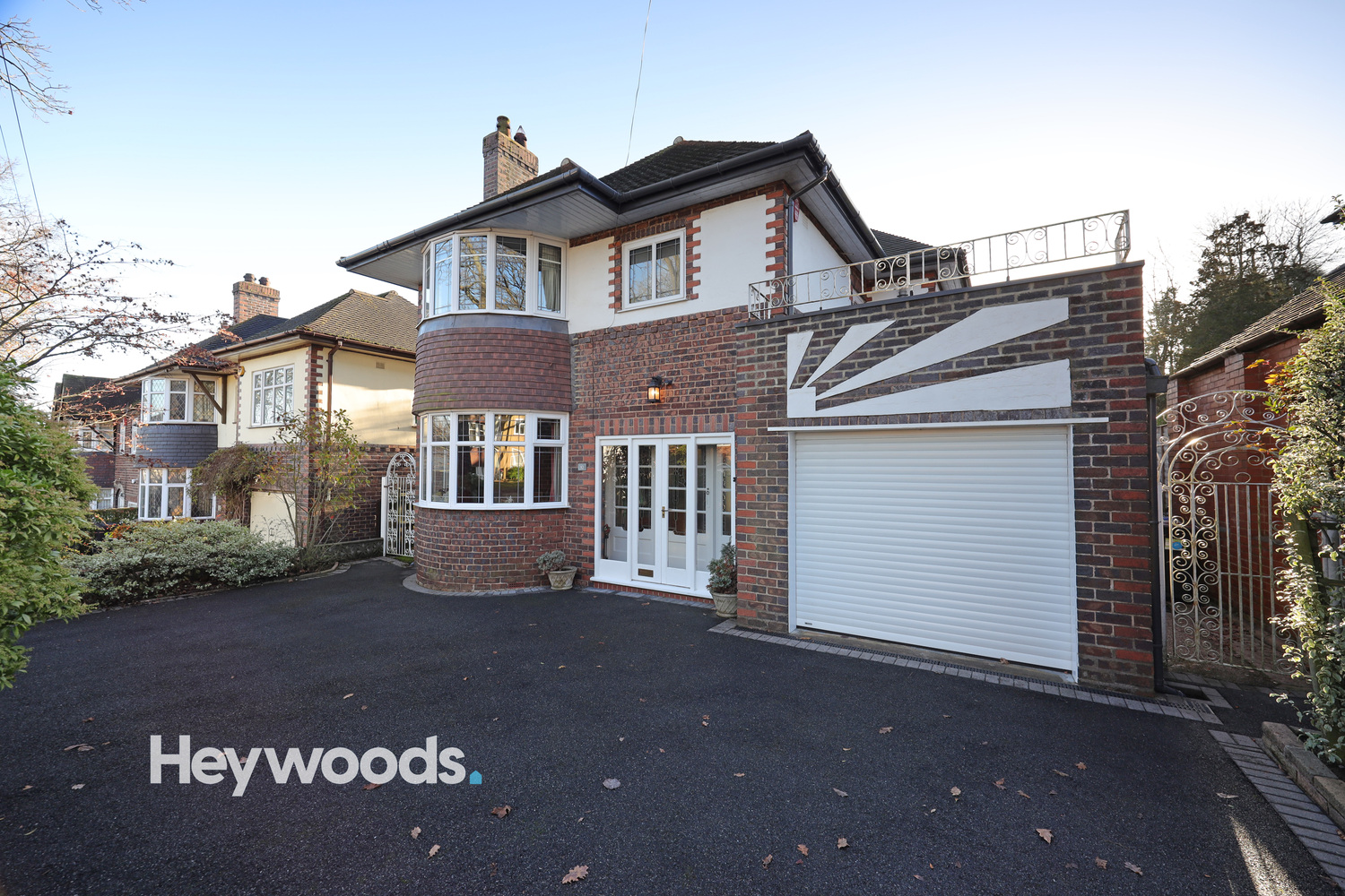 3 bedroom Detached house Under Offer
