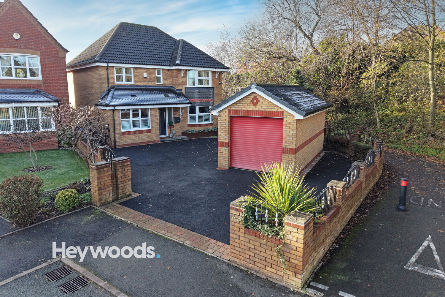 4 bedroom Detached house Under Offer