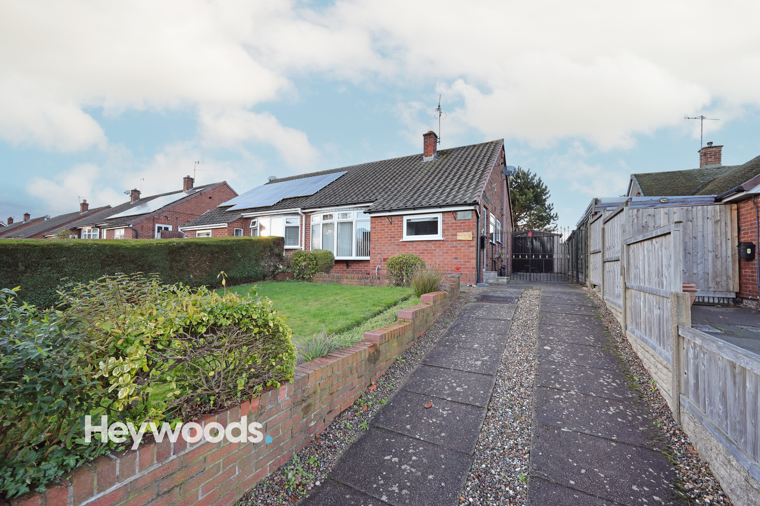 2 bedroom Detached bungalow Under Offer