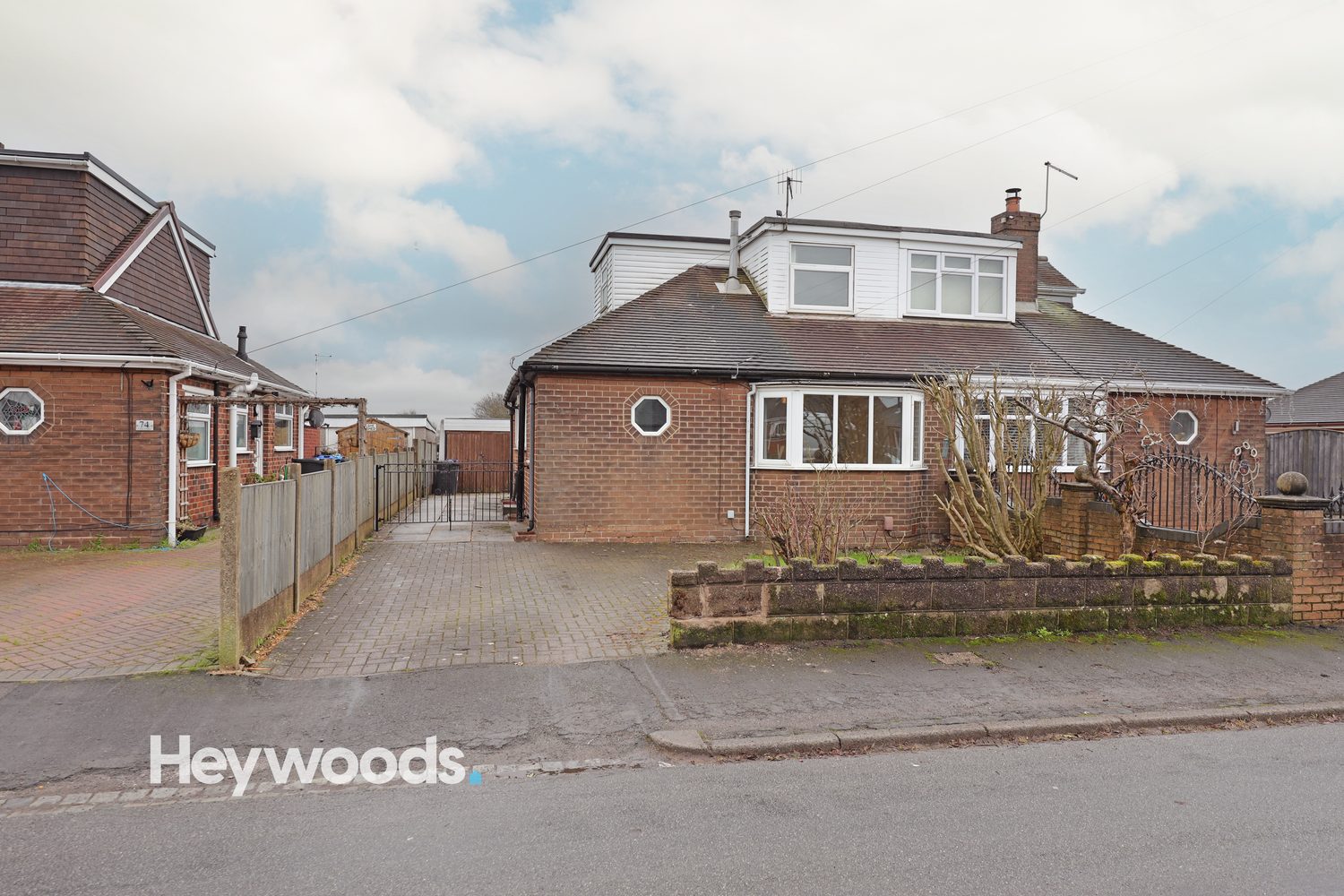 3 bedroom Detached bungalow For Sale